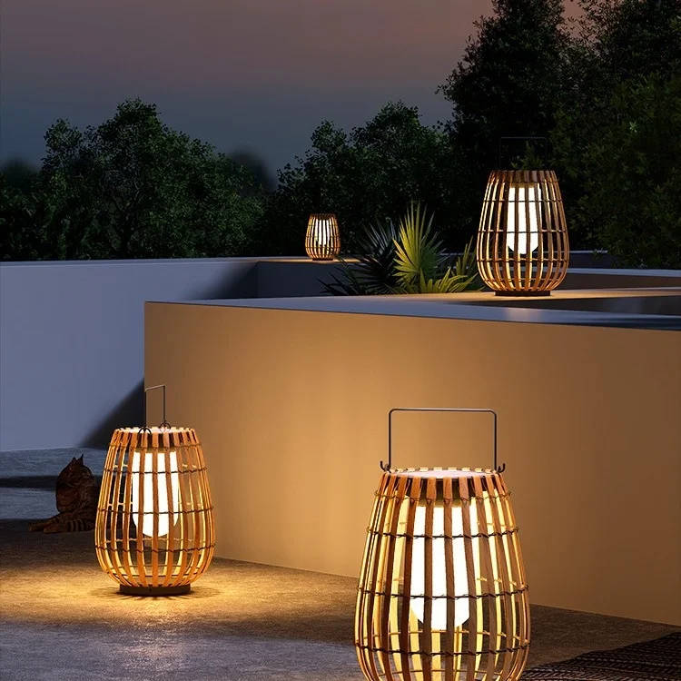 Beam Outdoor Solar Lamp
