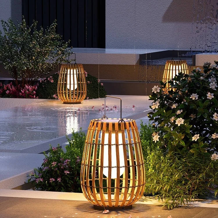 Beam Outdoor Solar Lamp