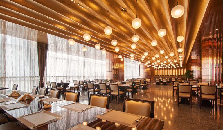 The Art and Psychology of Restaurant Lighting