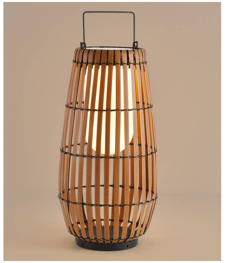 Beam Outdoor Solar Lamp