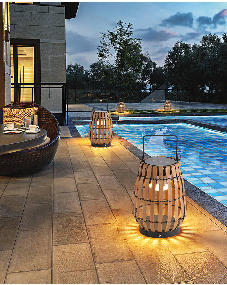 Beam Outdoor Solar Lamp