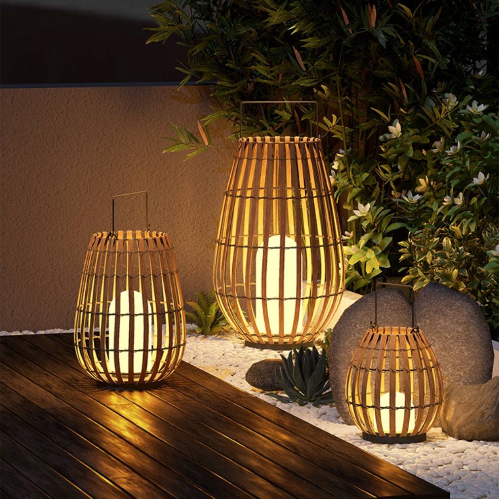 Beam Outdoor Solar Lamp